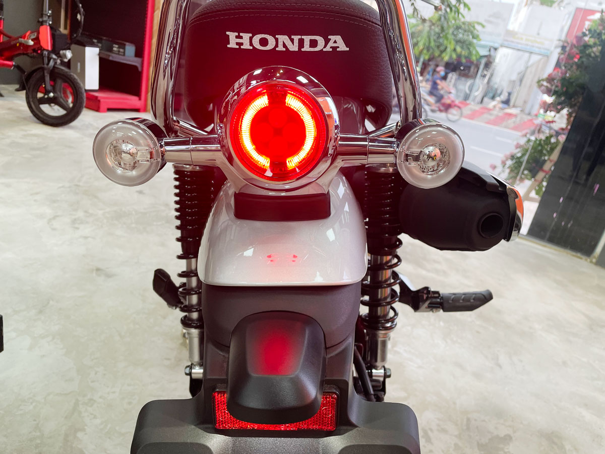 Honda Dax ST125 ABS tại cửa hàng bán xe Kon Tum cực phù hợp cho dạo phố