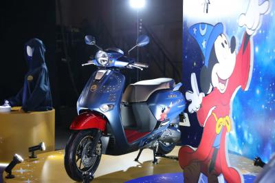 Honda Giorno+ Disney chuột Mickey Disney bản giới hạn 2000 xe toàn cầu