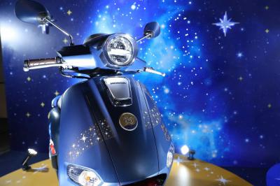 Honda Giorno+ Disney chuột Mickey Disney bản giới hạn 2000 xe toàn cầu