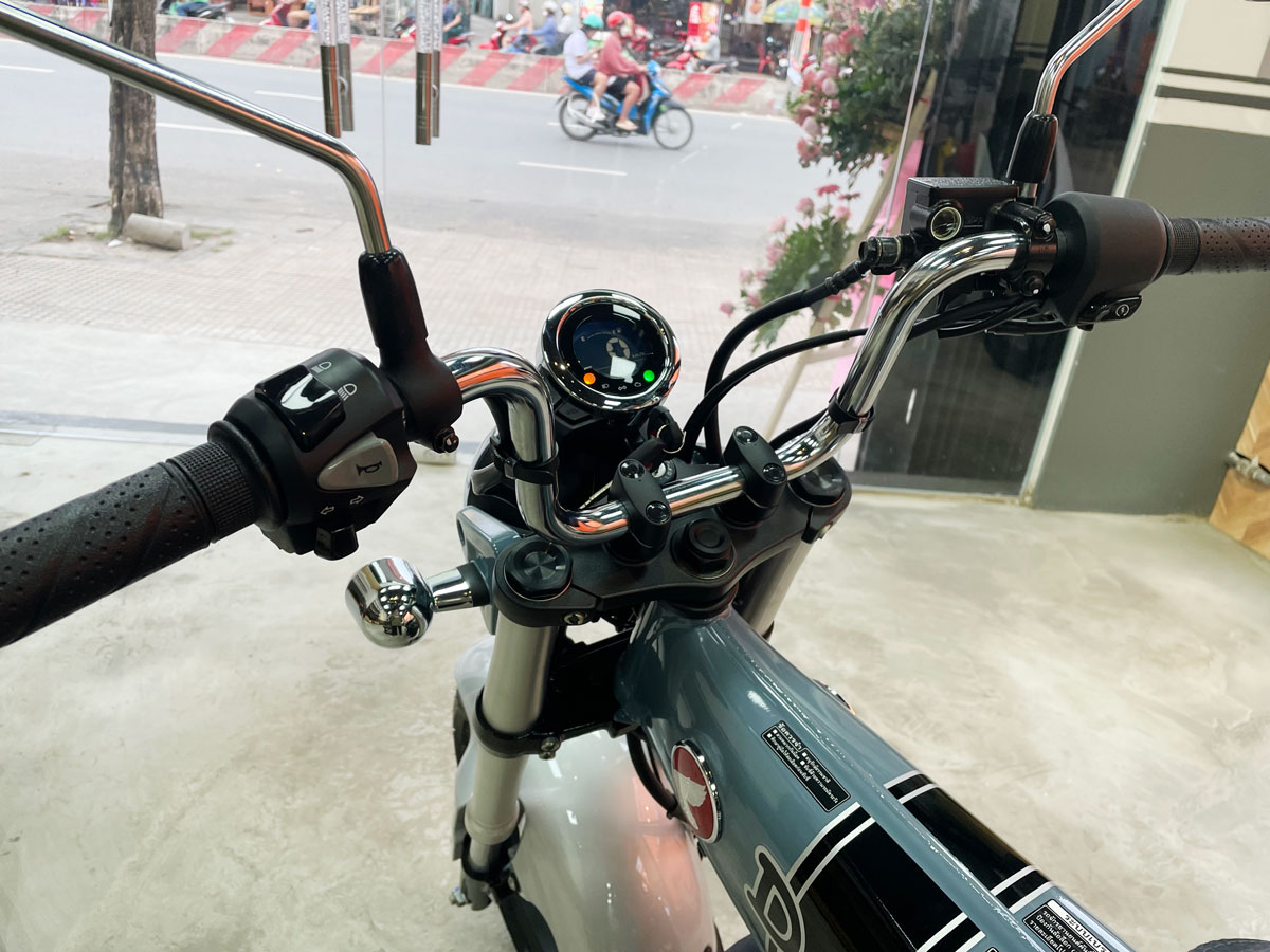 Honda Dax ST125 chiều lòng những tay chơi không thể chạy xe côn tại cửa hàng bán xe Bình Thuận
